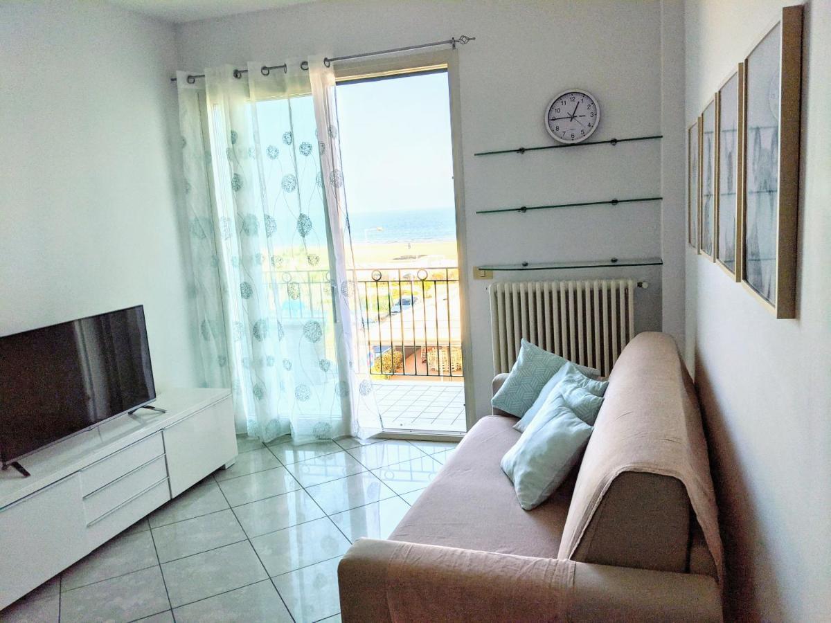 Appartamento A Riccione Con Balconcino Vista Mare Zewnętrze zdjęcie